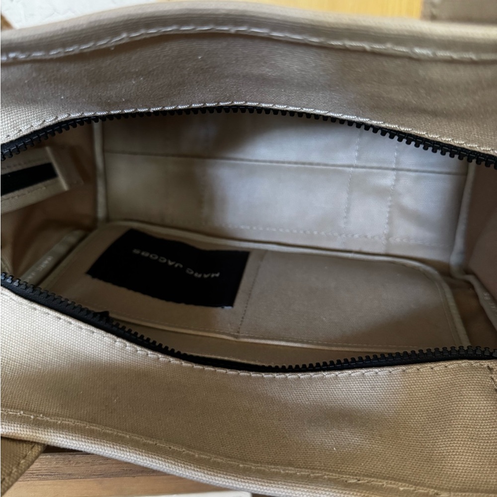 Marc Jacobs Medium Tote - Picture 7 of 8